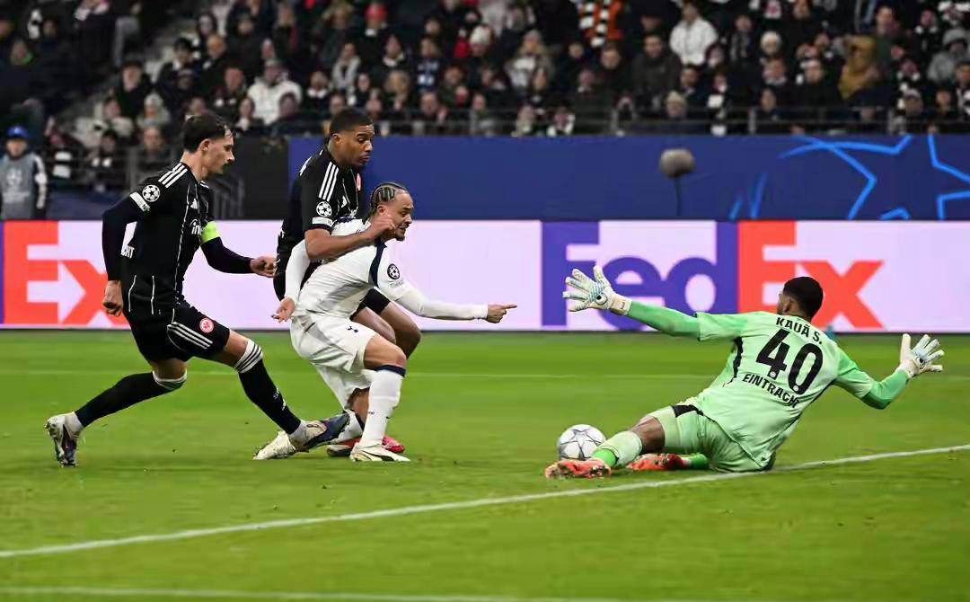 包含集结日武汉三镇调整名单以备法国杯今夜新疆广汇备战欧冠,这操作让人直呼:法兰克福赛前门线救险的词条 包含集结日武汉三镇调整名单以备法国杯今夜新疆广汇备战欧冠,这操作让人直呼:法兰克福赛前门线救险的词条